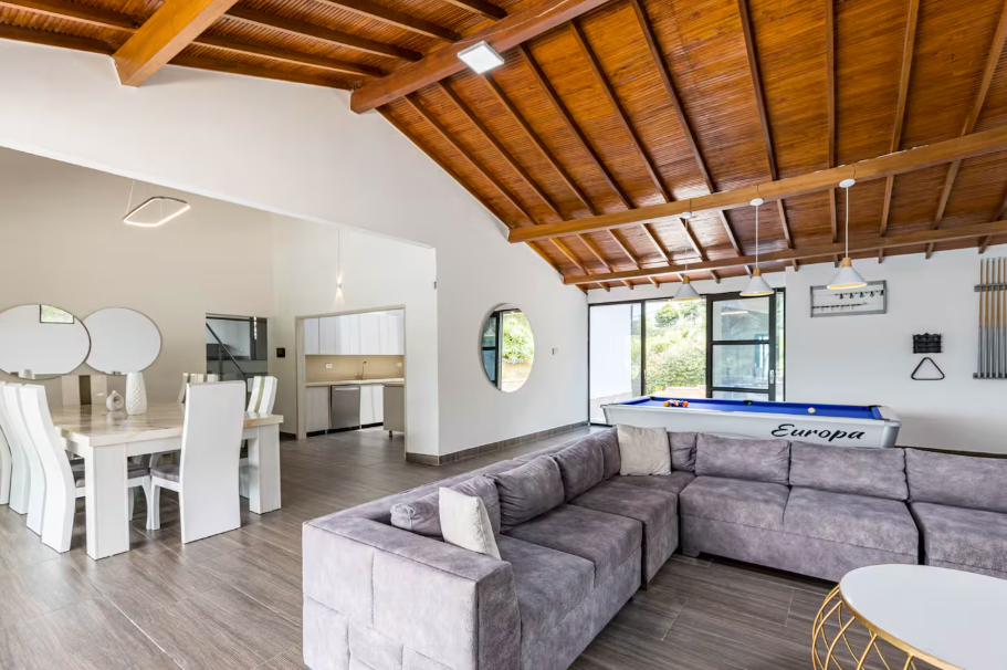 VILLA ENVY 8BR
