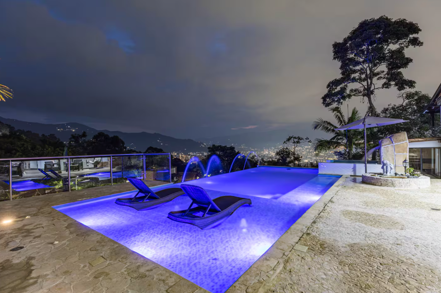 VILLA ENVY 8BR