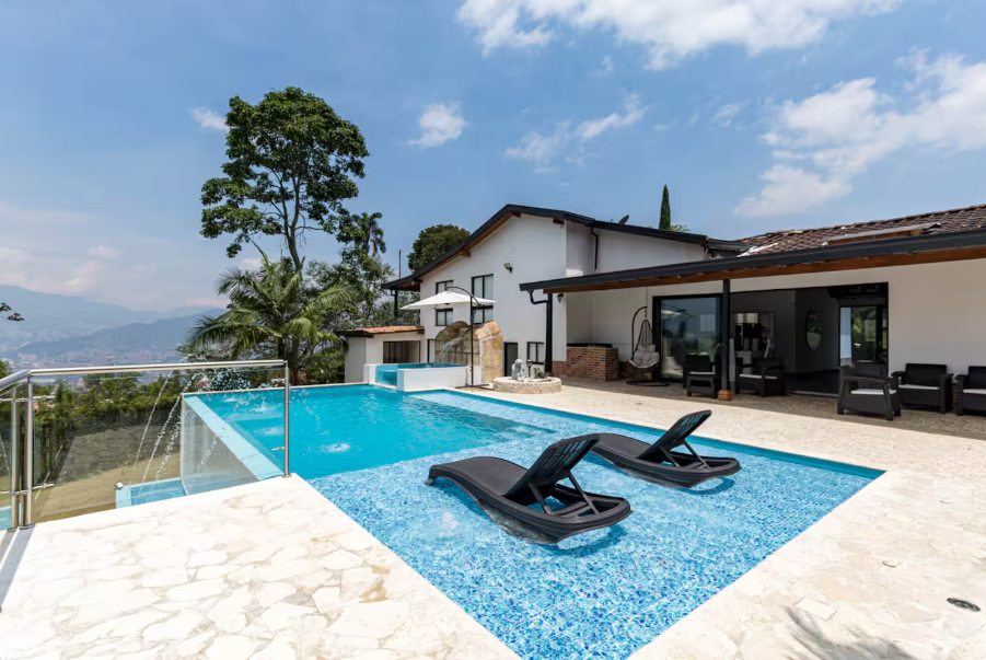 VILLA ENVY 8BR