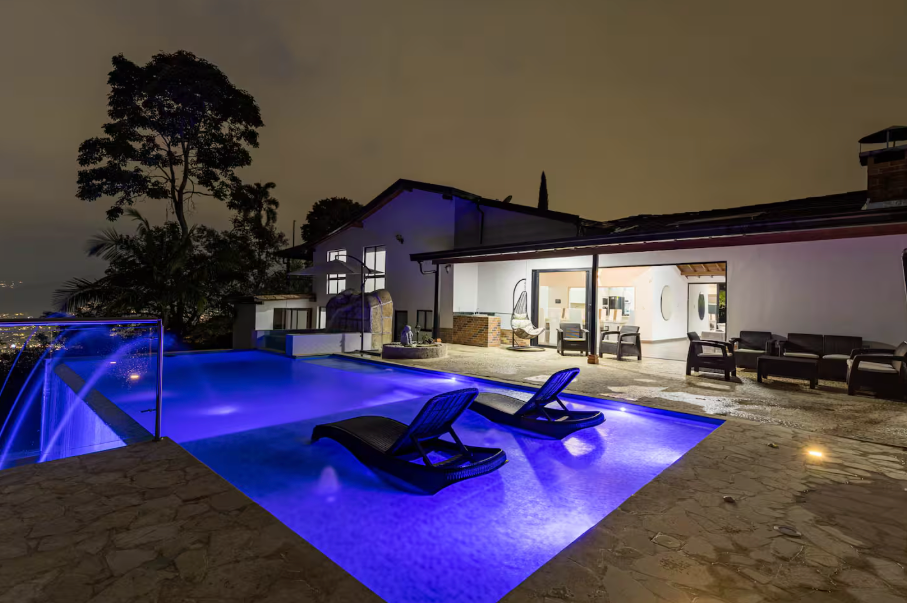 VILLA ENVY 8BR