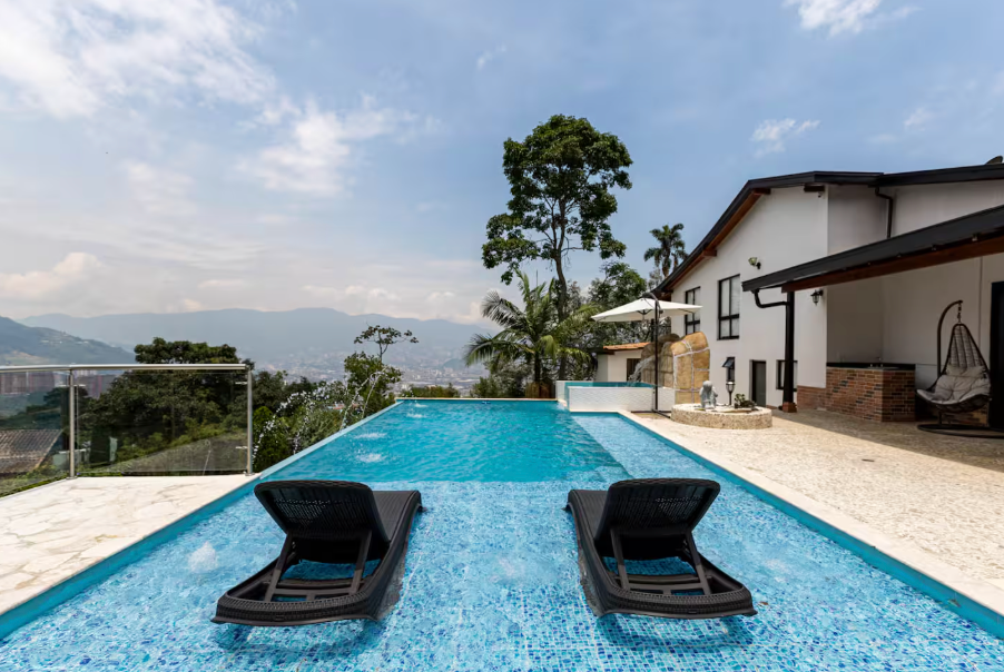 VILLA ENVY 8BR