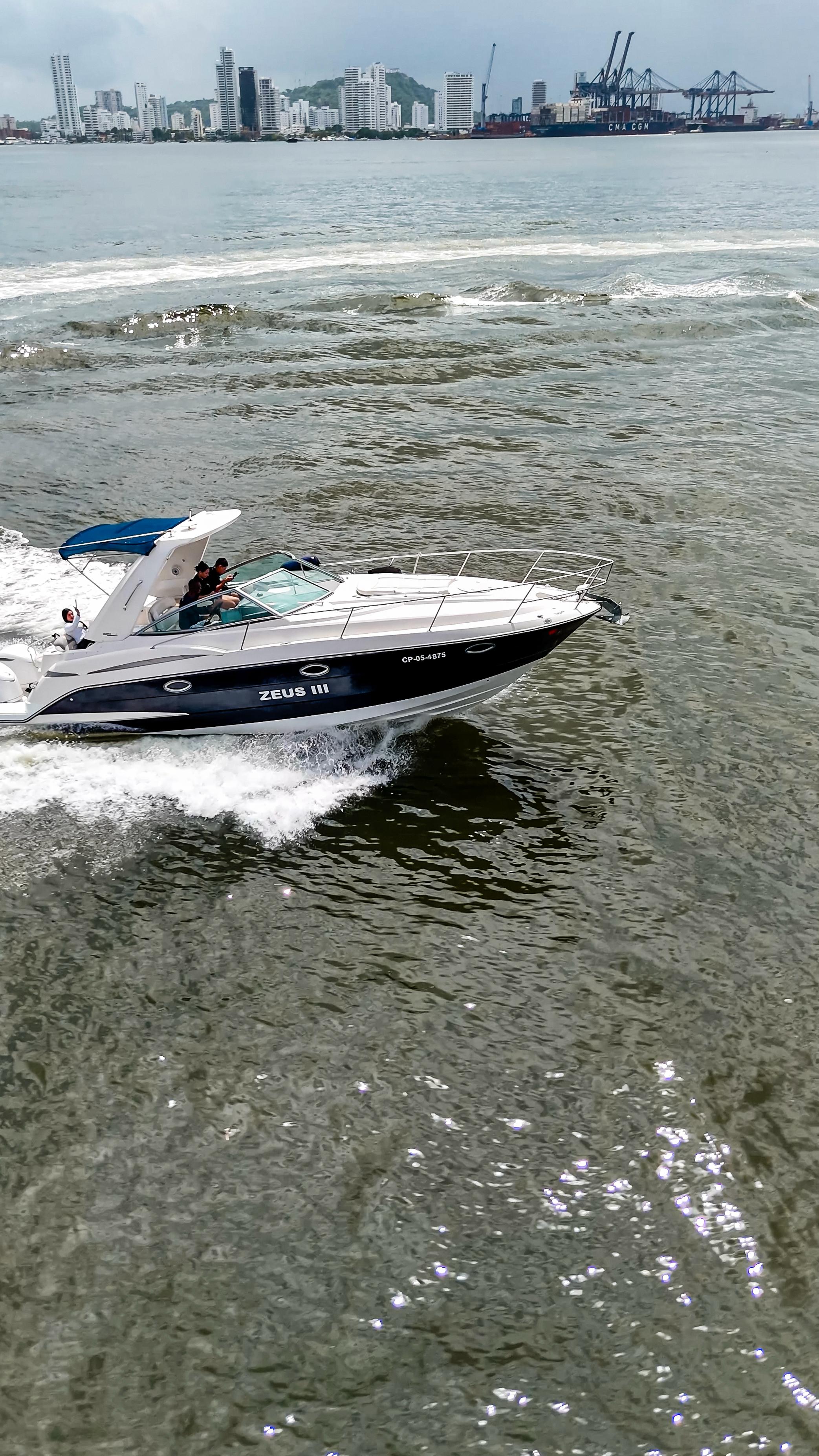 38ft  ZEUS III YACHT /10ppl