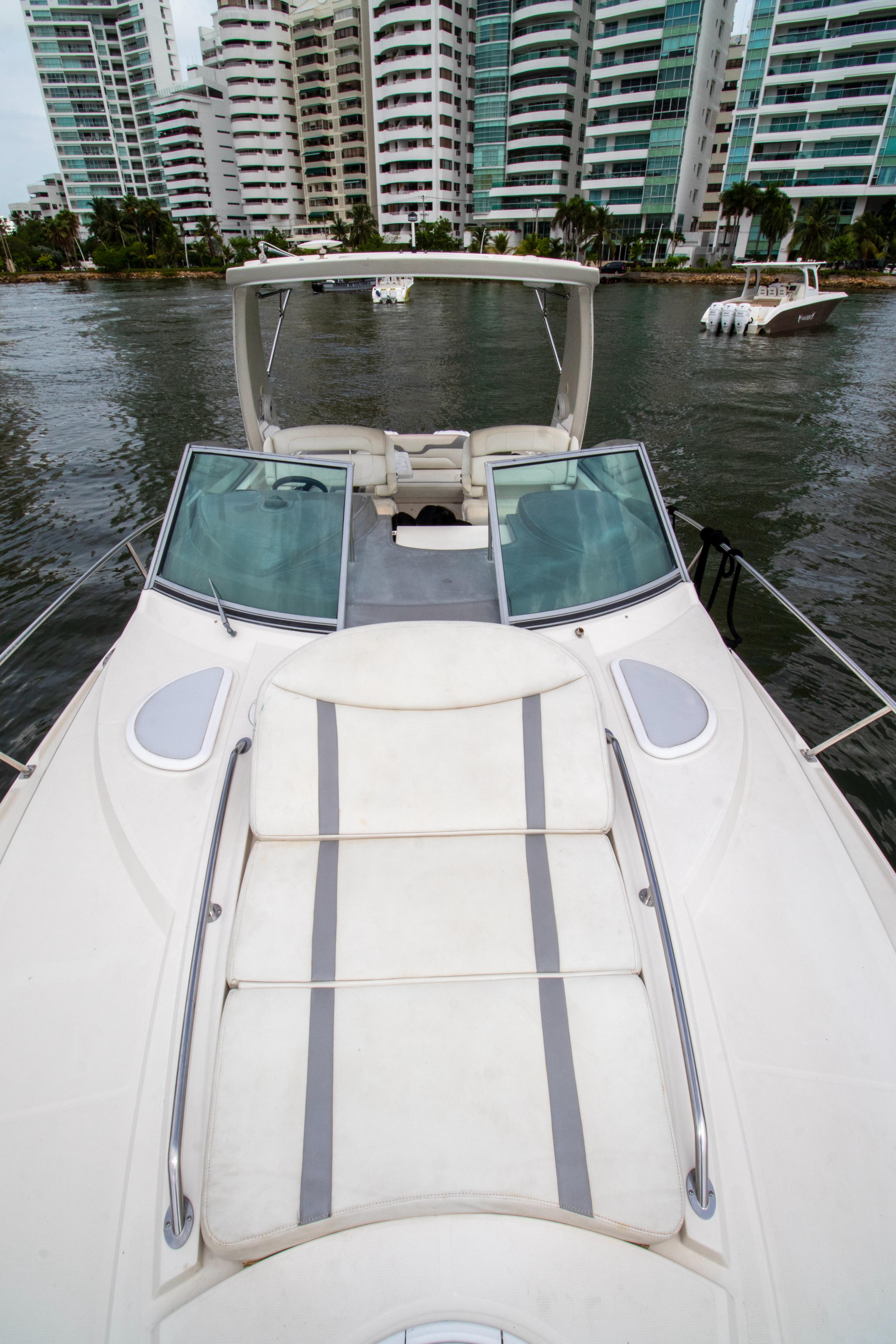 38ft  ZEUS III YACHT /10ppl