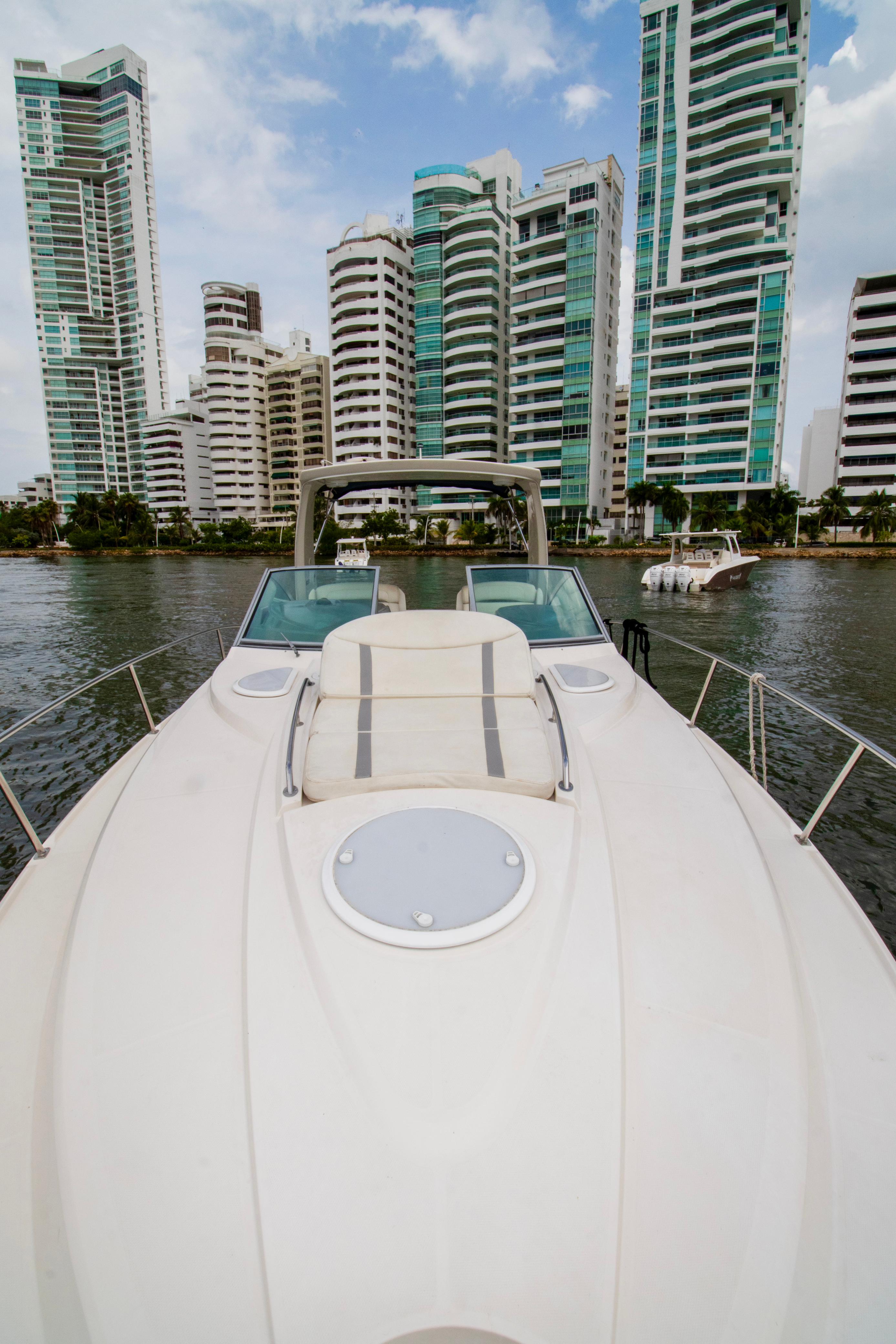 38ft  ZEUS III YACHT /10ppl