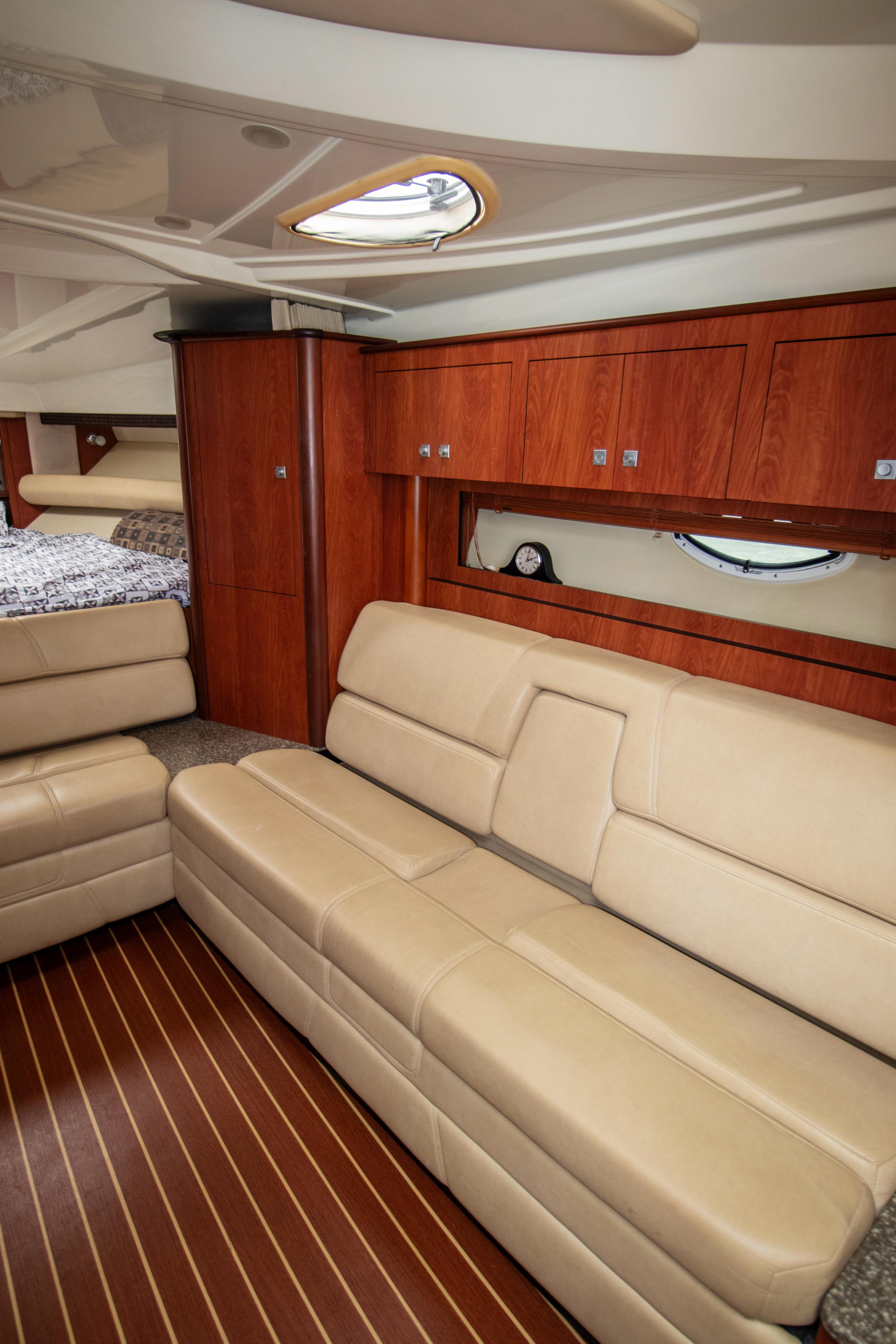 38ft  ZEUS III YACHT /10ppl