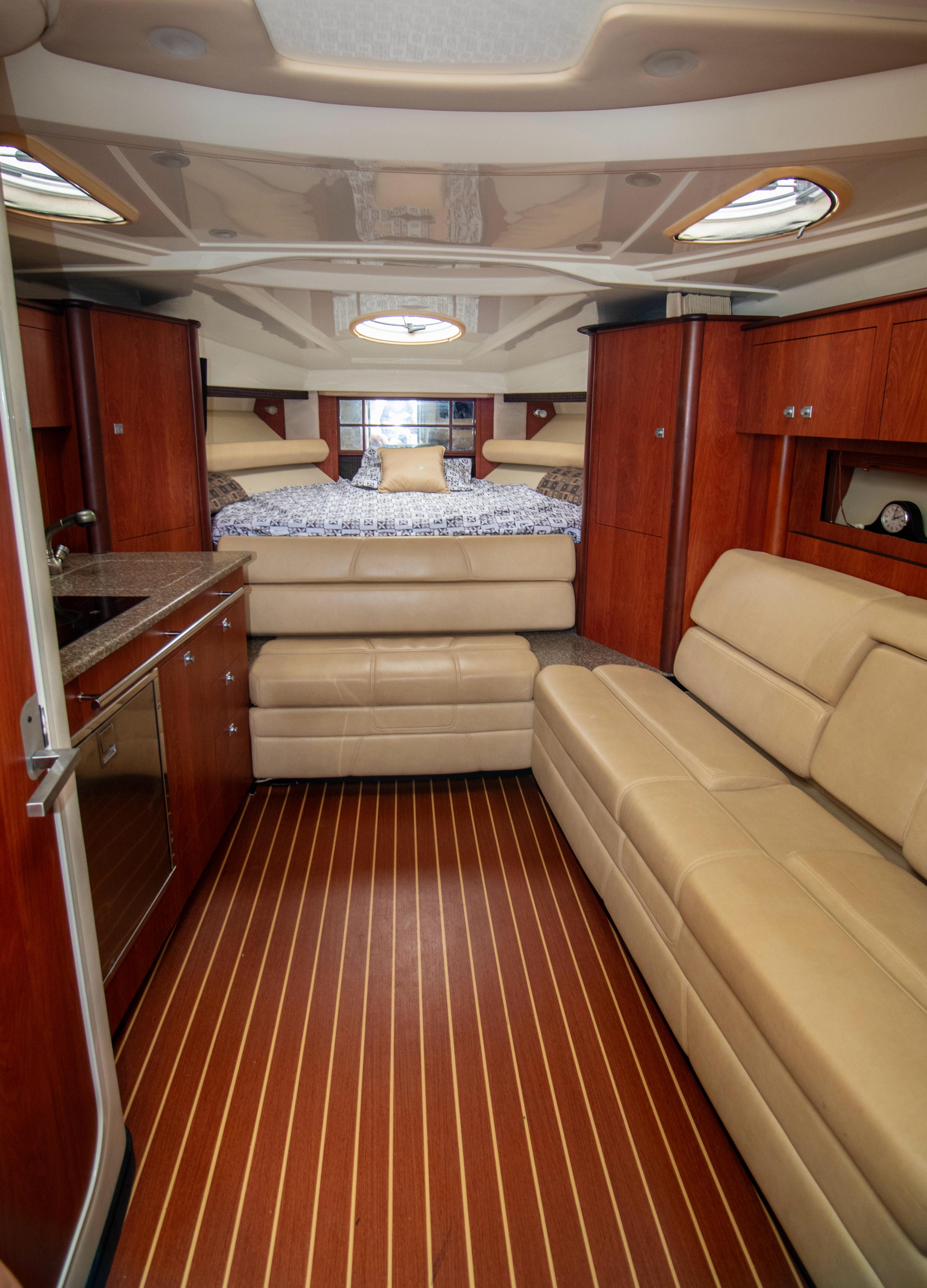 38ft  ZEUS III YACHT /10ppl