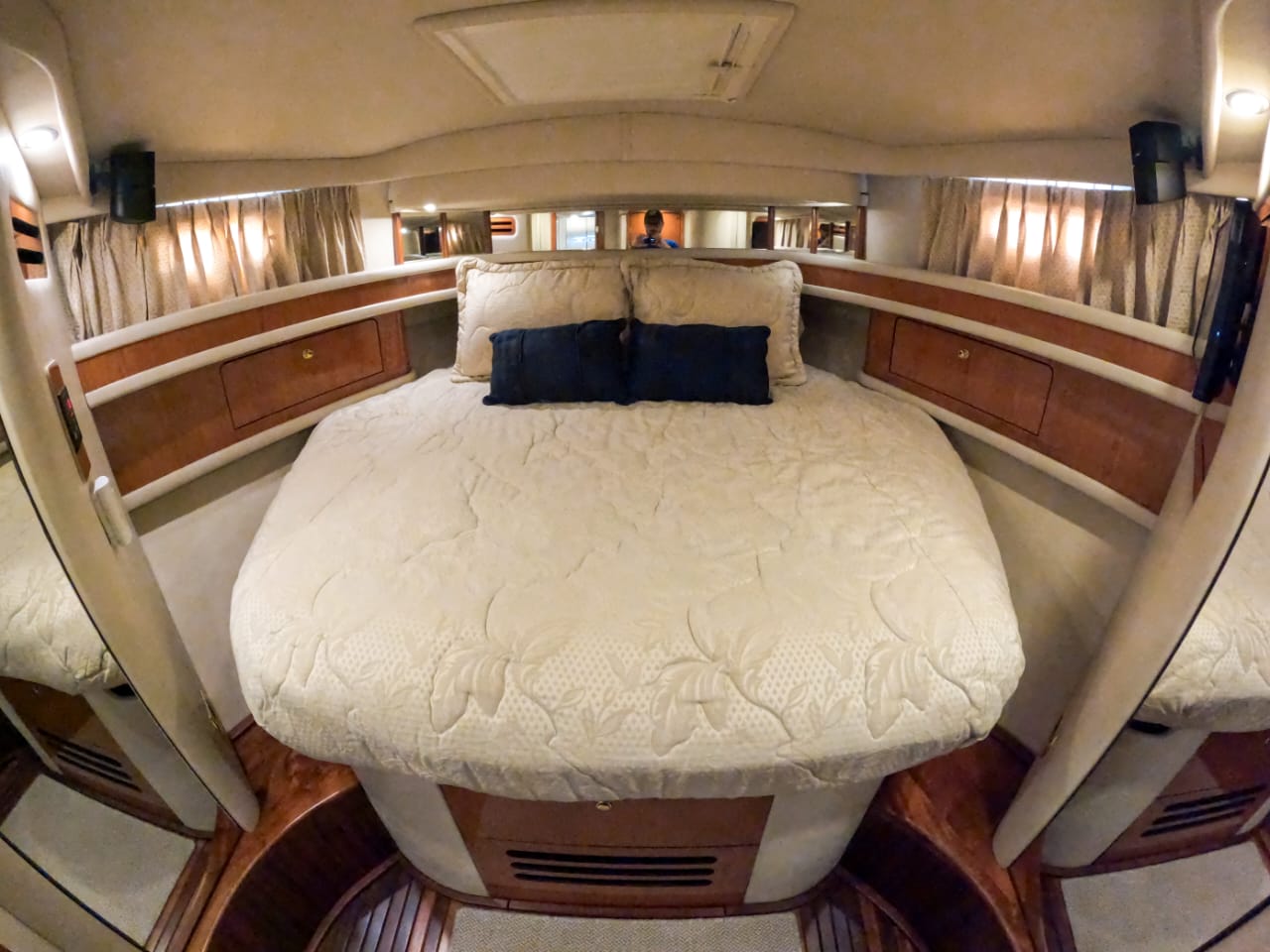 45ft YACHT SEA DEVIL/18ppl
