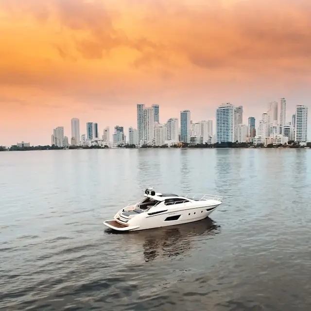Yate Azimut 47 pies