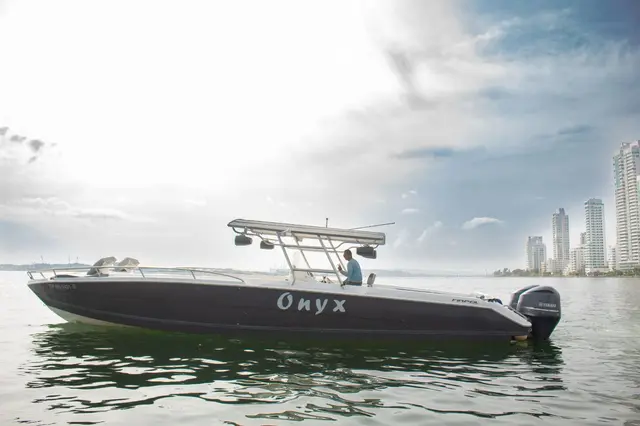 Lancha Rápida Onyx 41 pies