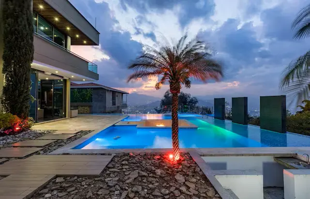 Villa Mad