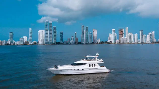 Big Yacht 70 pies