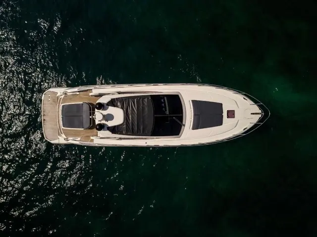 Azimut 48 pies