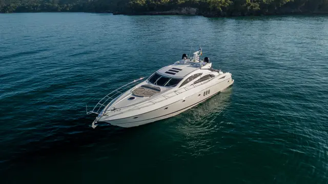 Sunseeker White Predator de 72 pies