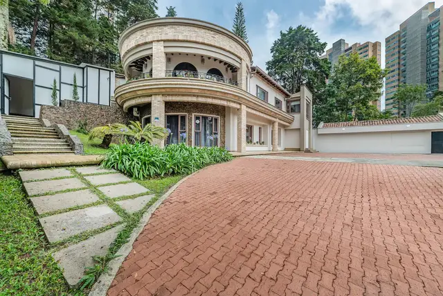 La Mansion+16 ppl